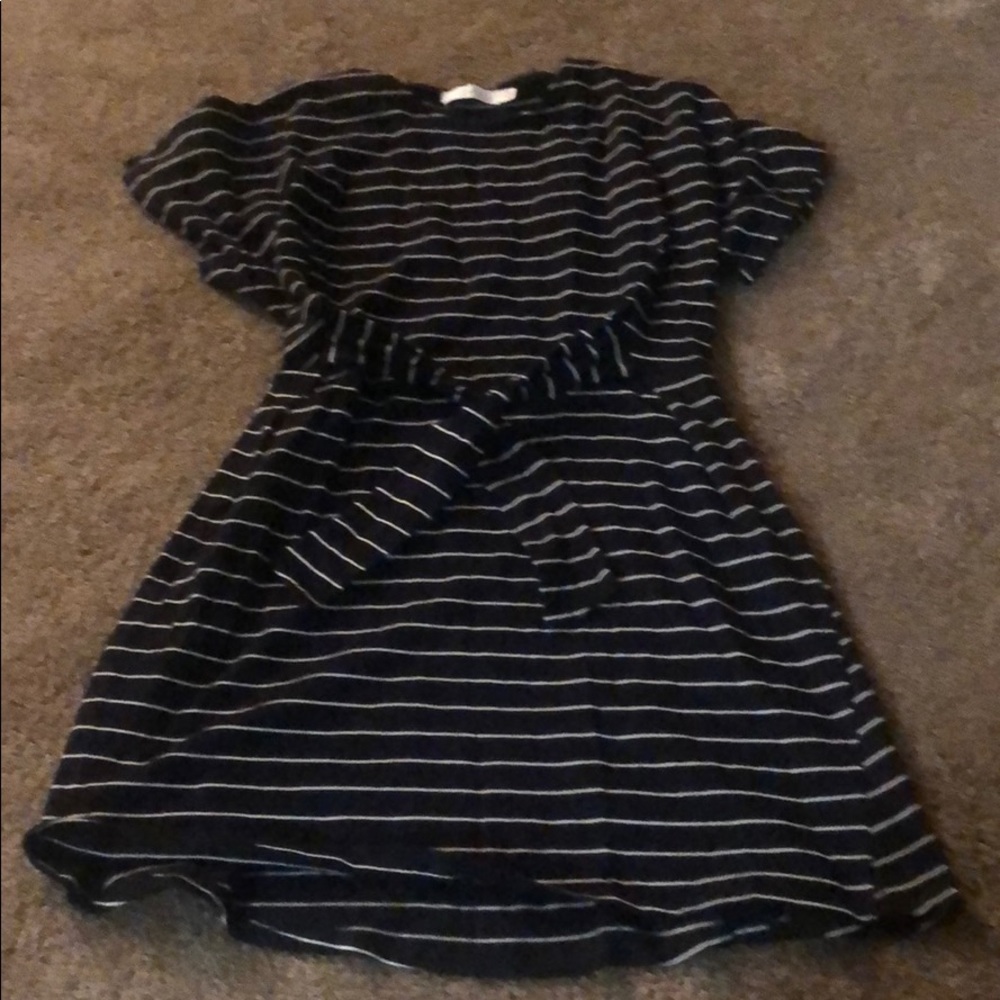 Super cute tie dress